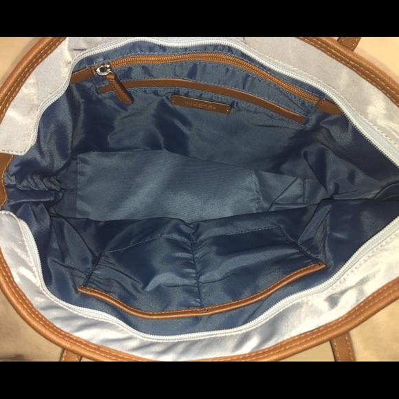 MICHAEL KORS KEMPTON LARGE POCKET TOTE - Picture 3 of 4